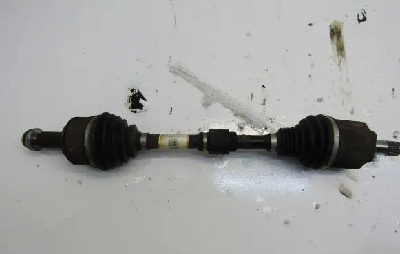 Honda HR-V Front driveshaft 44306-T7Y-T930
