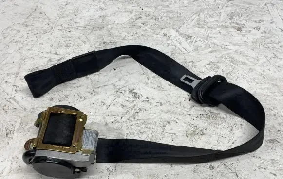 Audi A3 S3 8L Front seatbelt 8A0857732
