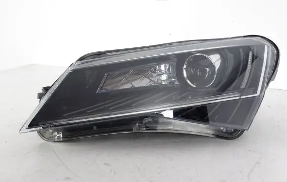 Skoda Superb B8 (3V) Headlight/headlamp 3V1941015B