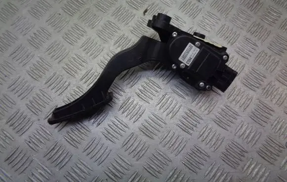 KIA Ceed Accelerator throttle pedal 32700-XXXXX