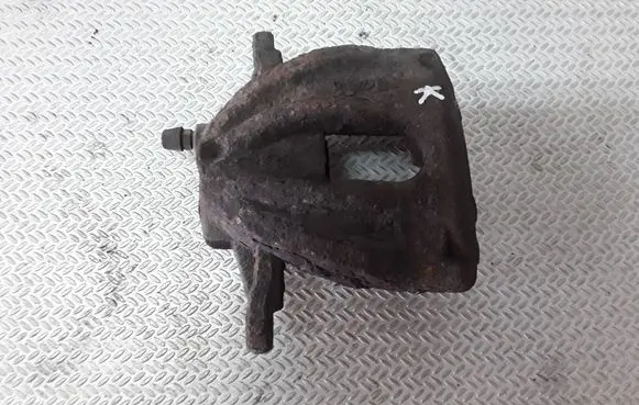 Toyota Corolla Verso AR10 Front brake caliper
