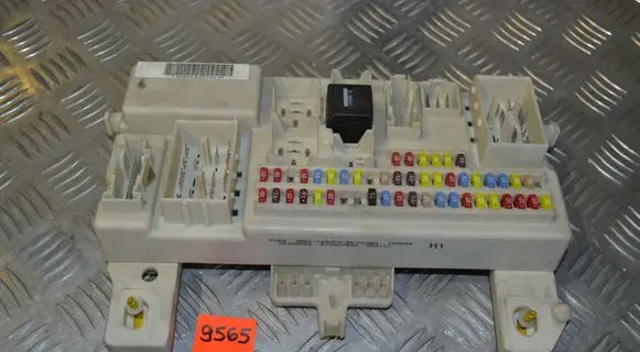 Ford Focus C-MAX Fuse module 3M5114A073DG