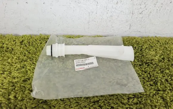 Toyota Avensis T270 Window washer liquid tank fill tube 90069-46037