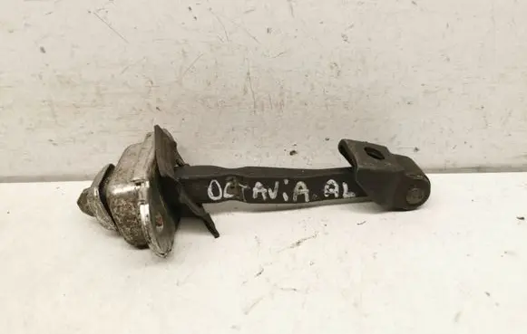 Skoda Octavia Mk2 (1Z) Rear door check strap stopper