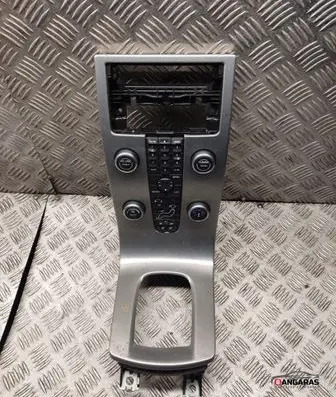 Volvo V50 Radio/GPS head unit trim 1570564