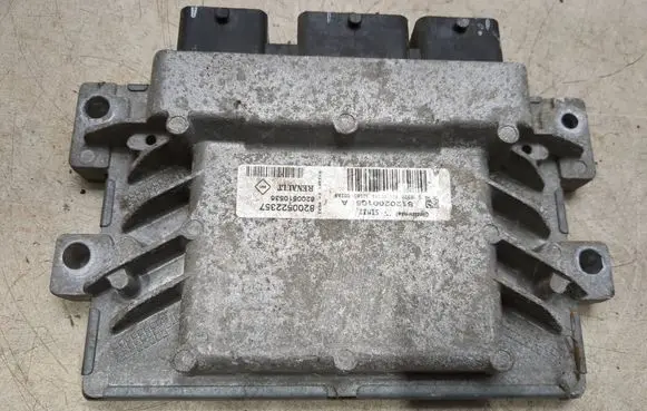 Renault Clio III Engine control unit/module 8200522357 S120200105A 8200510536