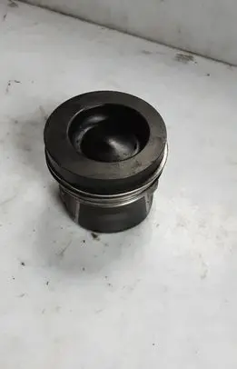 Volkswagen PASSAT B8 Piston 81L155