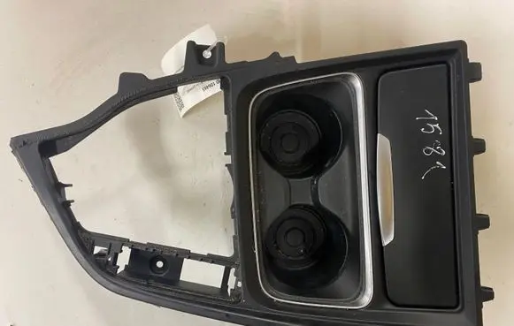 Cup holder front