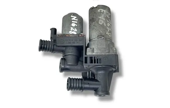 BMW 3 E46 Coolant heater control valve 8369807