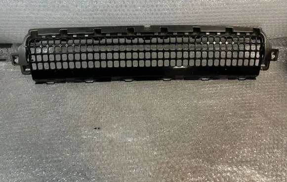 Land Rover Defender Front grill L8B217H750B