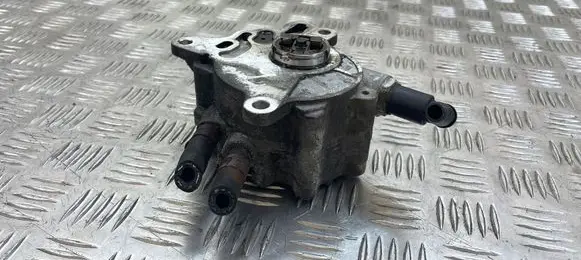 Volkswagen PASSAT B6 Vacuum pump 03G145209