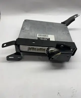 Toyota Avensis T250 Engine control unit/module 8966105C80