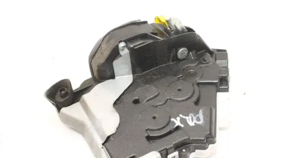 Toyota Yaris Coupe door lock (next to the handle) 