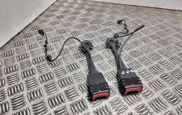 Audi A4 S4 B8 8K Front seatbelt buckle 8K0857755F