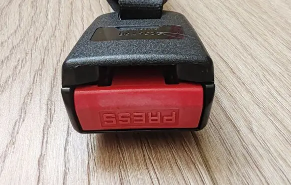 Peugeot 206+ Rear seatbelt buckle 9236798