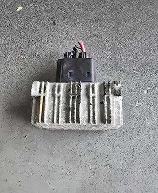 Glow plug pre-heat relay