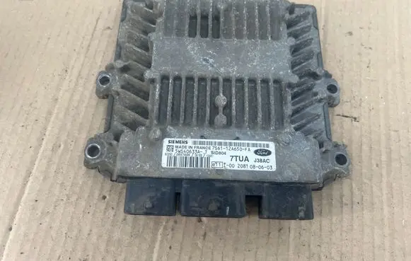 Ford Fiesta Engine control unit/module 7S6112A650FA 5WS40633AT 7TUA