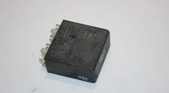 Audi A4 S4 B5 8D Light relay 4B0919471 5KG00656804