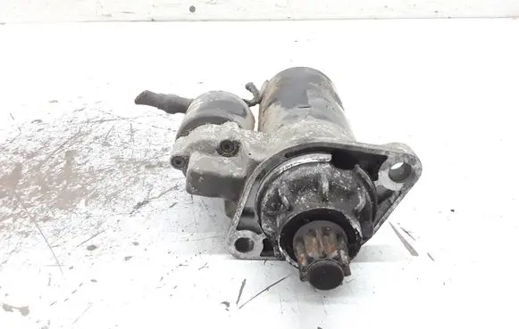 Volkswagen Golf IV Starter motor 02M911023A