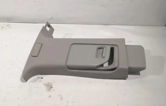 (C) pillar trim