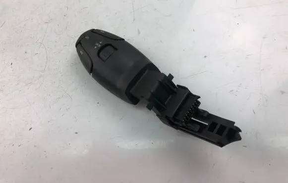 Peugeot 407 Steering wheel buttons/switches 96538207XT