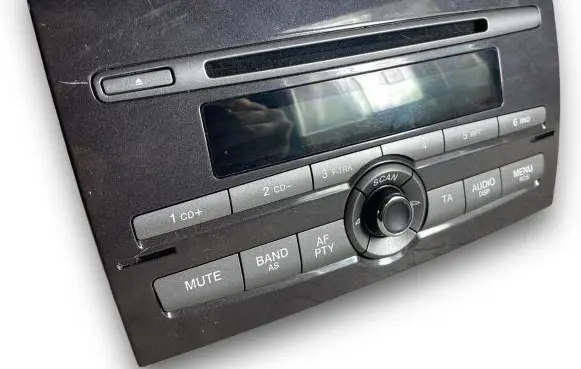 Fiat Bravo Radio/CD/DVD/GPS head unit 735543404