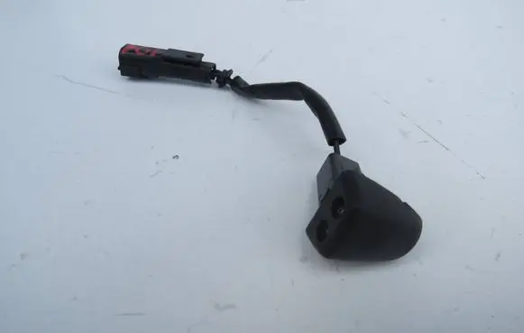 Volvo V60 Windshield washer spray nozzle 