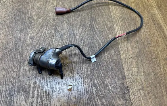 Audi Q5 SQ5 AdBlue injector 04L131113S 030519064631 0444025048