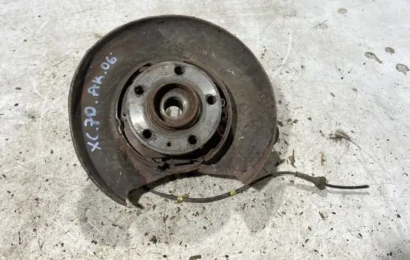 Volvo XC70 Rear wheel hub spindle/knuckle 
