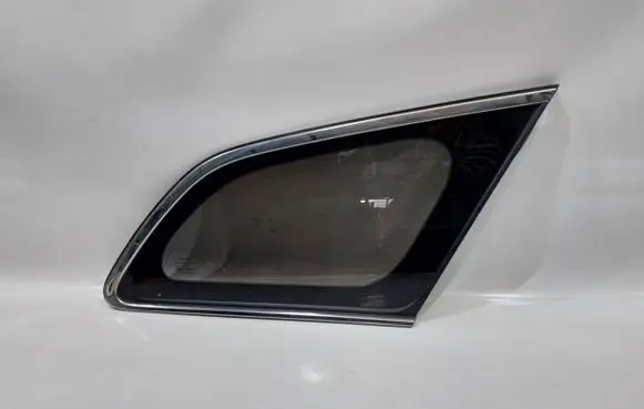 Toyota Avensis T270 Rear vent window glass 43R00048