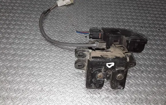 Toyota Corolla Verso E121 Tailgate/trunk/boot lock/catch/latch