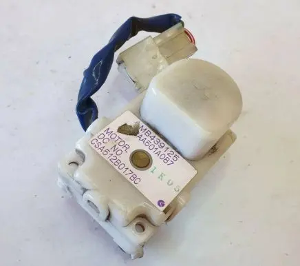 Mitsubishi 3000 GT Air flap motor/actuator MB439125