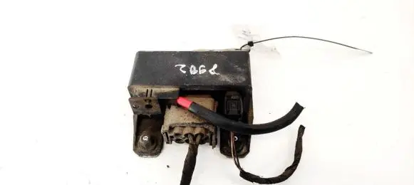 Coolant fan relay