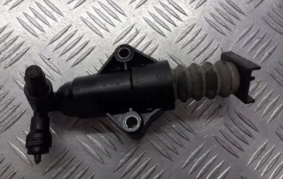 Volkswagen Golf IV Clutch release bearing slave cylinder 1J0721261F
