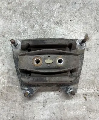 Engine mount bracket