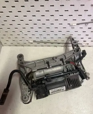 Audi Q7 4L Air suspension compressor/pump 7L8616006F 31314 15150000553
