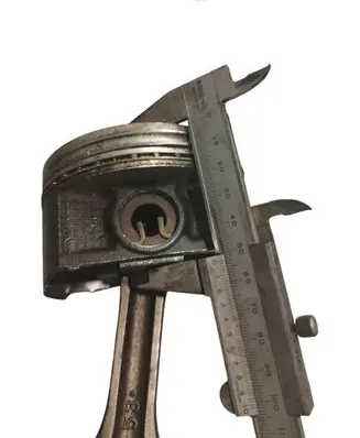 Subaru Legacy Piston with connecting rod