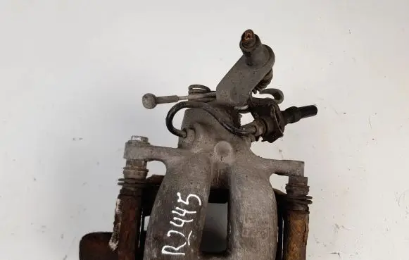 Volkswagen Jetta V Rear brake caliper
