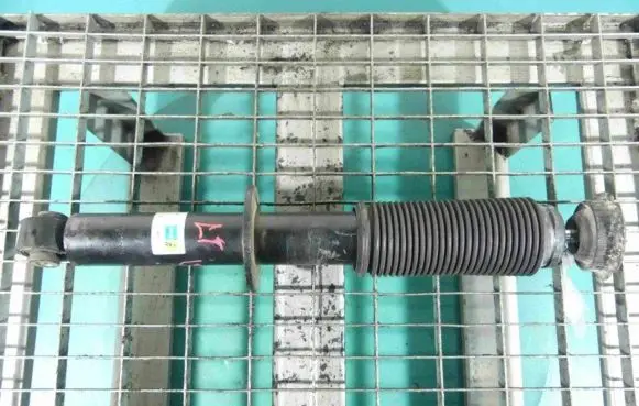 Rear shock absorber/damper