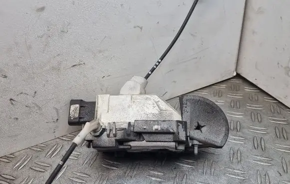 Citroen C3 Front door lock PSA732306