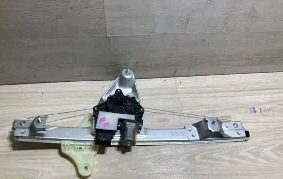 Renault Arkana Front door electric window regulator 807206412R