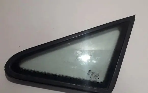 Ford Galaxy Front triangle window/glass 