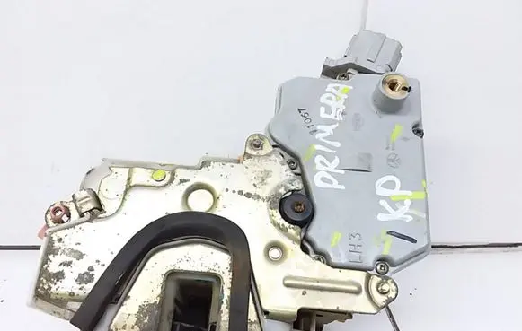 Nissan Primera Front door lock 805032F000