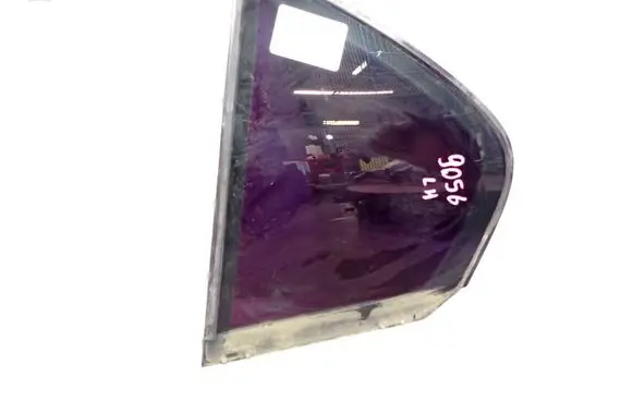 BMW 3 E36 Front door window glass four-door 