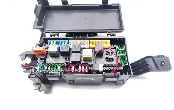 Mercedes-Benz ML AMG W166 Fuse module A1665460143