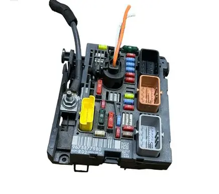 Peugeot 3008 I Fuse box set 9675877980