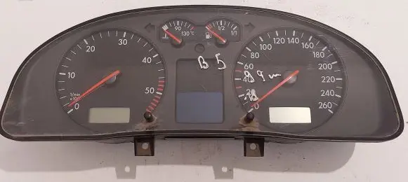 Volkswagen Passat Alltrack Speedometer (instrument cluster) 3B0920822A 110008961015