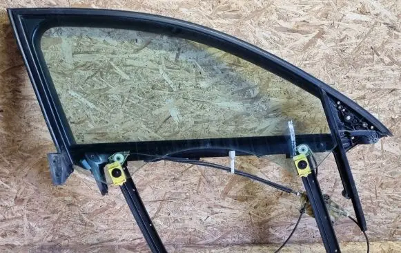 Audi A6 S6 C6 4F Front door window/glass frame 4F0837462D