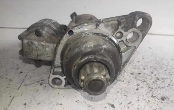 Skoda Fabia Mk2 (5J) Starter motor 02Z911023
