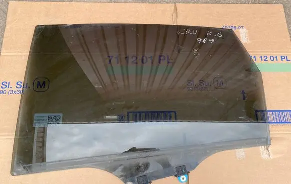 Honda CR-V Rear door window glass